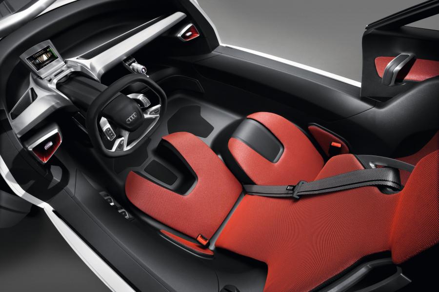 Интерьер Audi Urban Concept 2011 года  (фото 2 из 42)